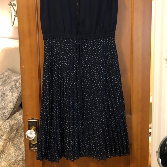 Mid length pleated navy dress - Picture 2 of 2
